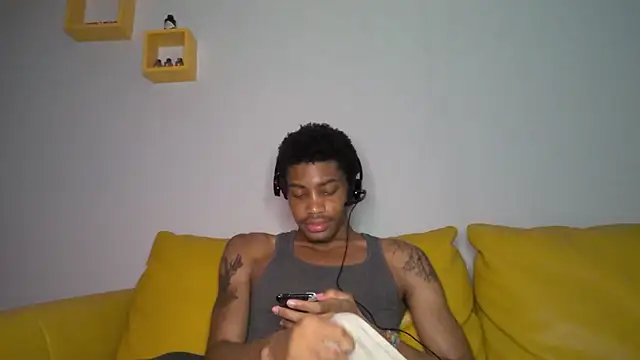 BlackBullTitus Pertunjukan Webcam