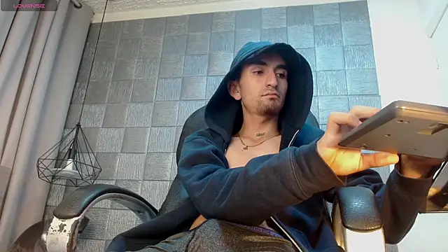 MykeCastle's Live XXX Chat