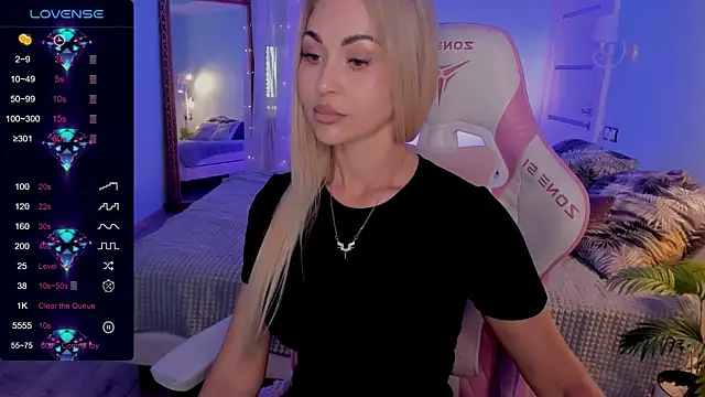 Živý XXX chat AdeleRoberts