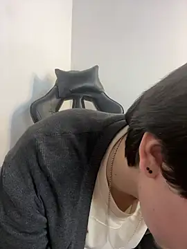 Chatroom XXX en direct de _Tommy_7