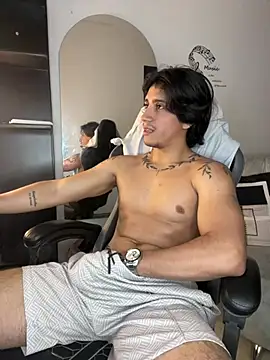 XXX chat uživo modela Alexx_Cano_