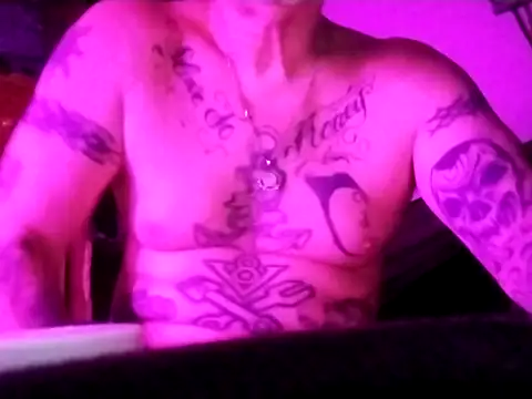 WiltedYeller Show in webcam
