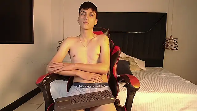 LeoDrake_'s Live XXX Chat
