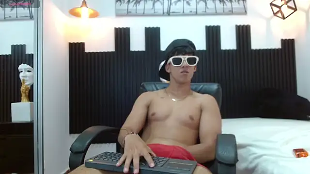 Chat XXX ao vivo de ren_storm