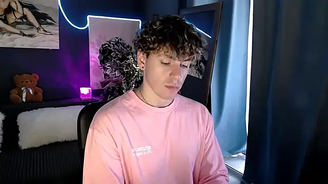 TylerGibson élő XXX-chatje
