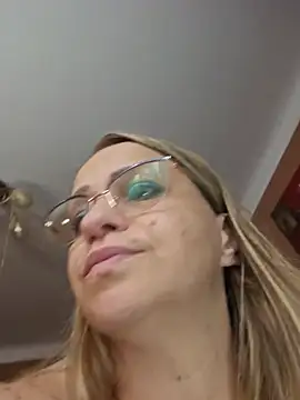 Czat XXX na żywo – BLONDKICIA1