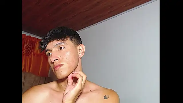 Chat XXX en directo de rowanbig
