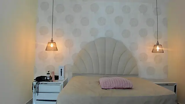 MILA_FERRER1's Live XXX Chat