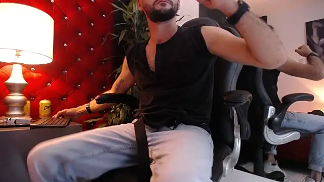 Chat +18 de Erickpritz_xh ao vivo