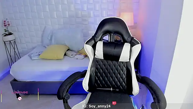 anny_rouse24's Live XXX Chat