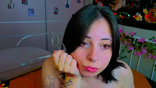BellaKvarc 라이브 XXX 채팅