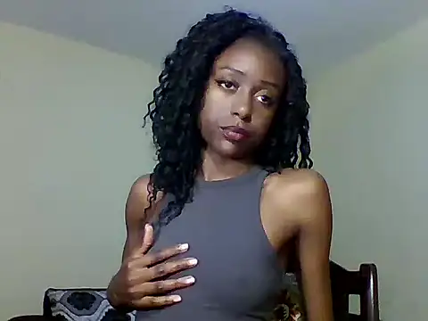 Chatroom XXX en direct de HotSkinnyLady