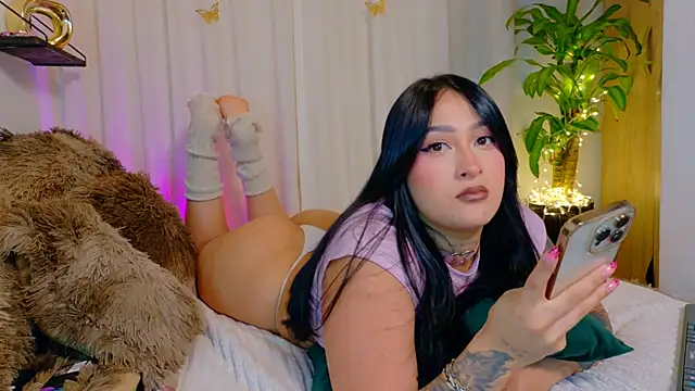 XXX chat uživo modela Kaaiiri