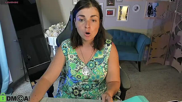 MartaEdams' Live XXX Chat
