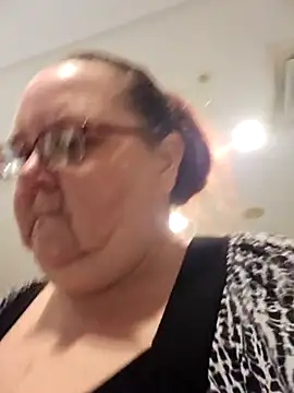 Hornybbw1978's Live XXX Chat