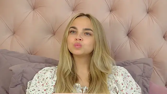 AnitaVenture's Live XXX Chat