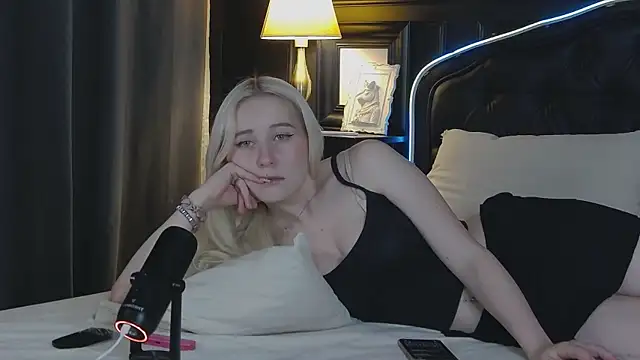 EmmaLaurentis XXX чат на живо