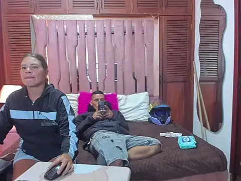 LucyANDmarcos' Live XXX Chat