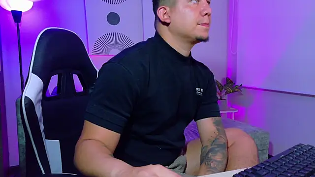 _robertobaggioo Chat XXX live