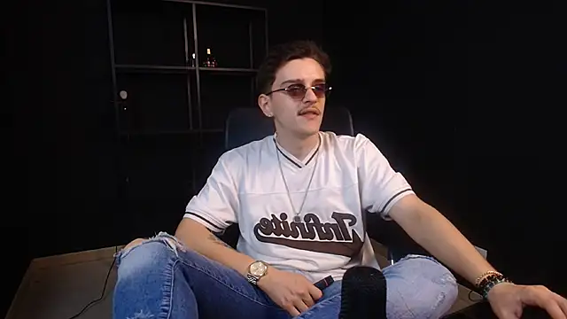 FelixStarkk 现场XXX聊天