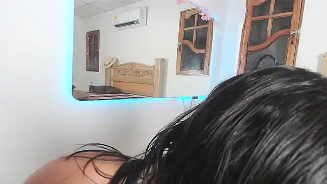 bratz_glloen Live XXX chat