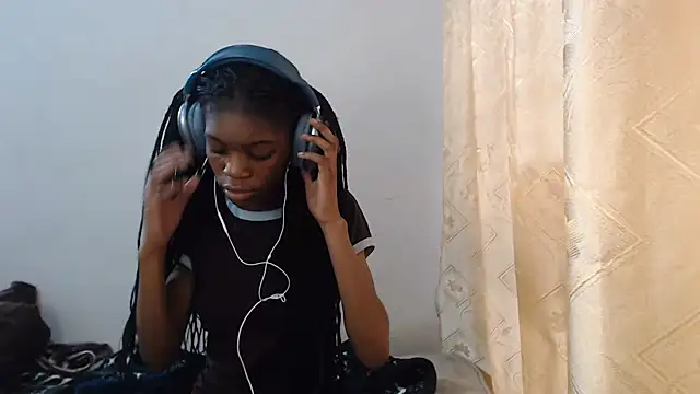 PetiteBarbie_05's Live XXX Chat