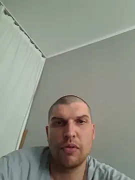 XXX chat uživo modela BigSilkCock