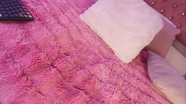 MylaDreams' Live XXX Chat