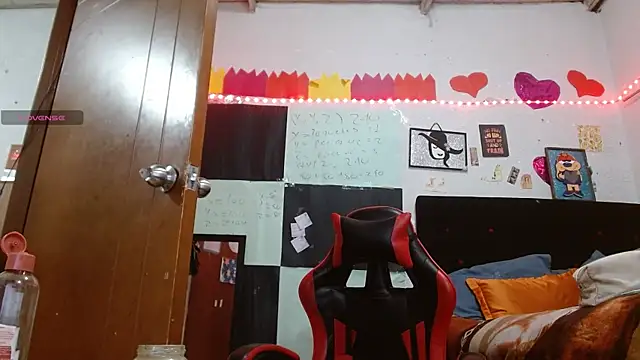 Chatroom XXX en direct de Saray_extrovert_