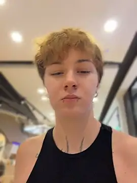 XXX chat uživo modela IceMur