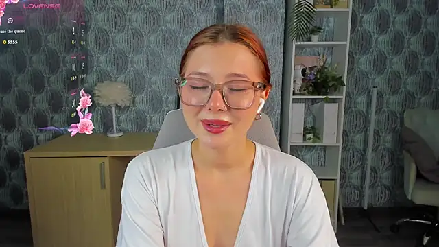 Lessi_Panicn Live XXX chat