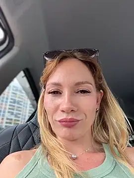 LavenderHot's Live XXX Chat