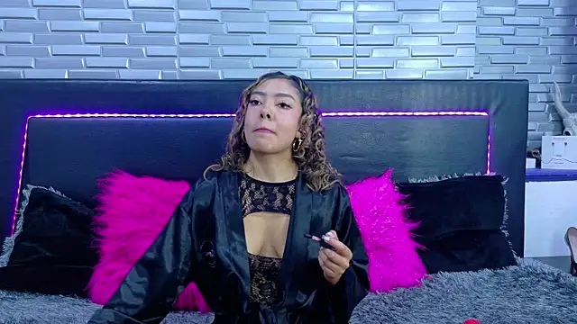Czat XXX na żywo – SeraphynLuxora