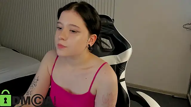 Kylie-Voss Chat XXX live