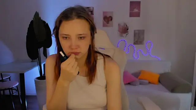 Chatroom XXX en direct de LittlePeach007