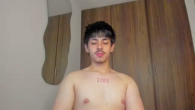 Maximo_Miller Live XXX-Chat