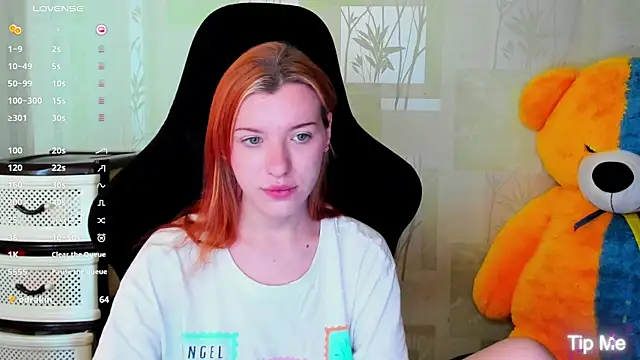 MeganNewCat's Live XXX Chat