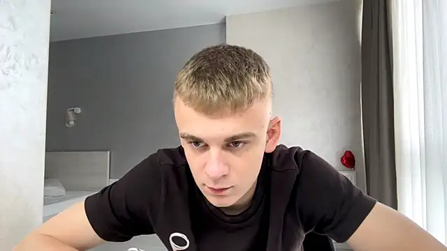 XXX chat uživo modela SoloFury