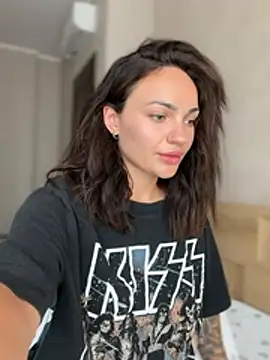 BiteMeSarah live XXX chat