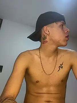 yoskingg's Live XXX Chat