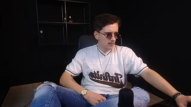 Chat +18 de FelixStarkk ao vivo