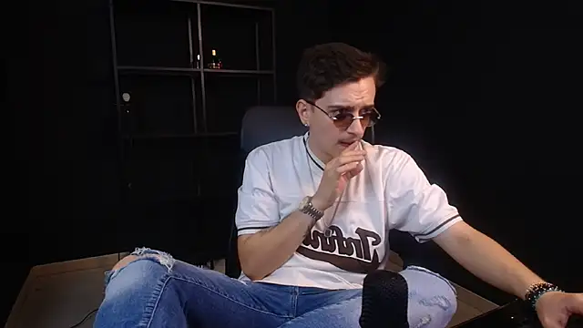 Chatroom XXX en direct de FelixStarkk