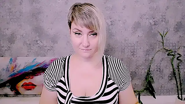 Djullia Live XXX-Chat