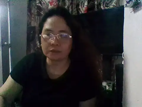 Hornywetmaturedmom's Live XXX Chat