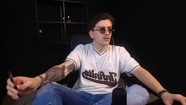 FelixStarkk Adlı Modelin Canlı XXX Sohbeti