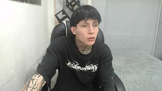 XXX chat uživo modela Cry_thereal