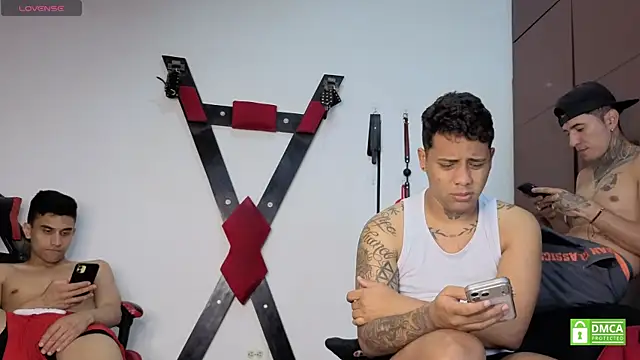 Živý XXX chat EliteBoysLive