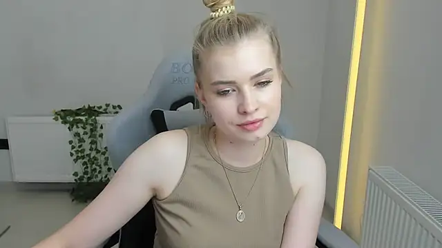 BrielleStorm XXX чат на живо