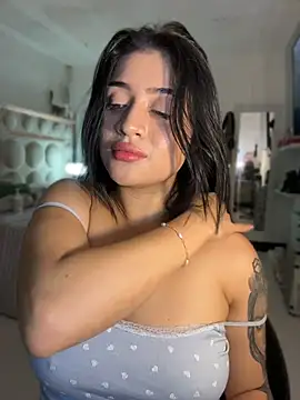 lucianaroy's Live XXX Chat
