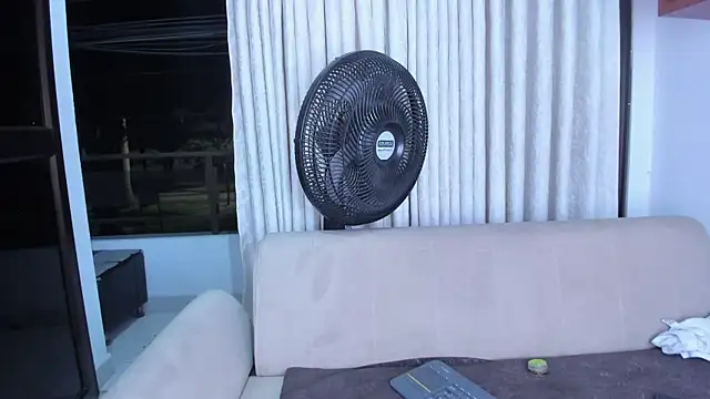 Chat +18 de CandyDance1_ ao vivo